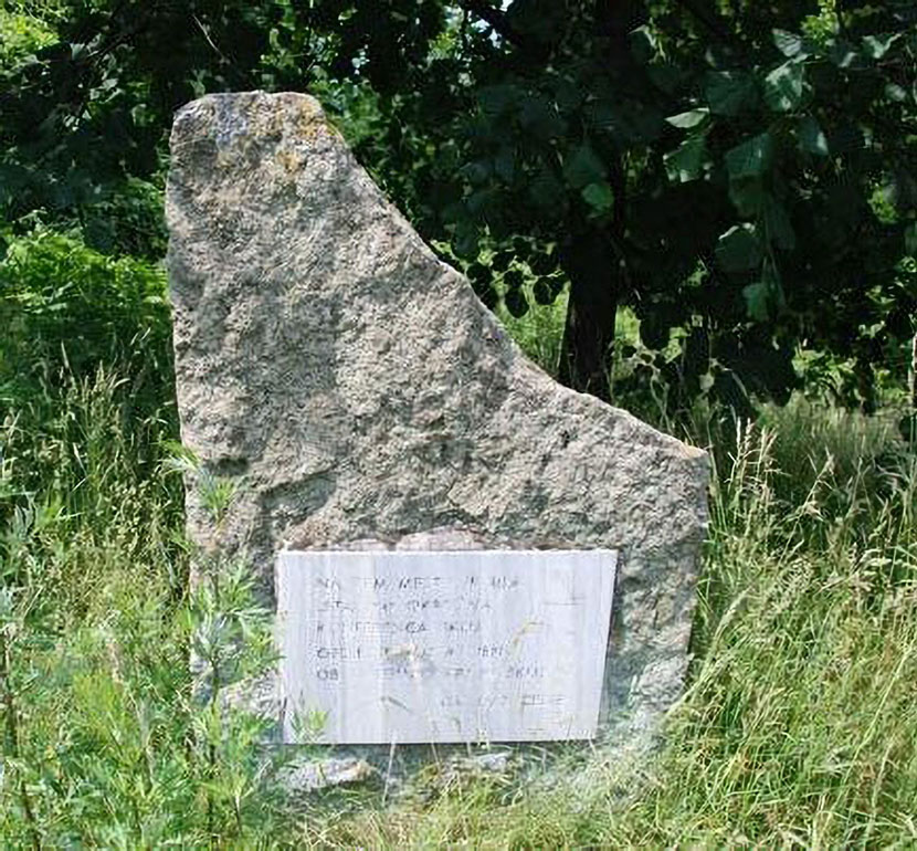 spomenik-na-hribu-pri-sv-jakobu