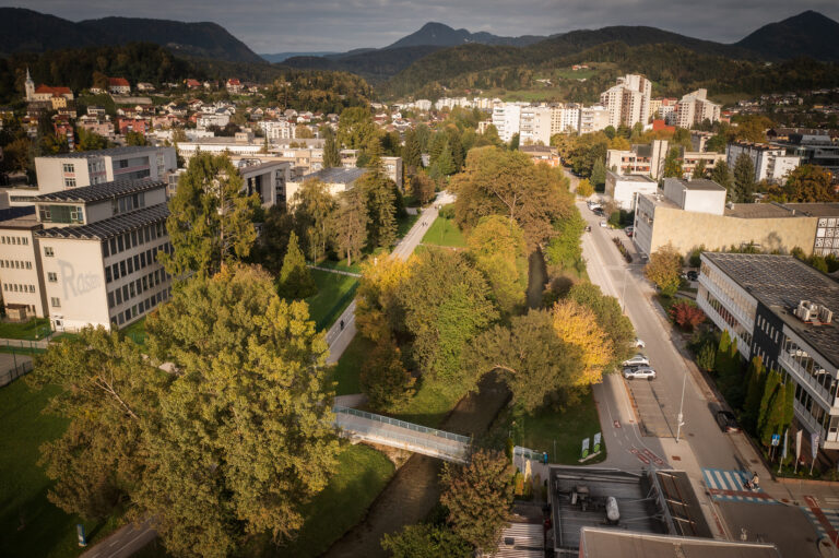 Park ob gimnaziji v Velenju